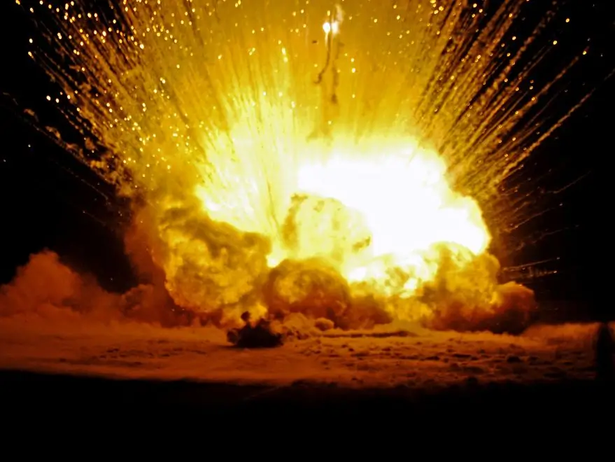 Close-up view of Expolszon LH3 explosive reaction